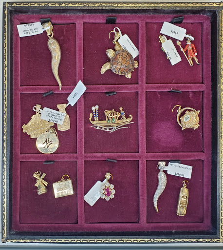 Jewelry Buyer «All Island Jewelry & Loan», reviews and photos, 2394 Middle Country Rd, Centereach, NY 11720, USA