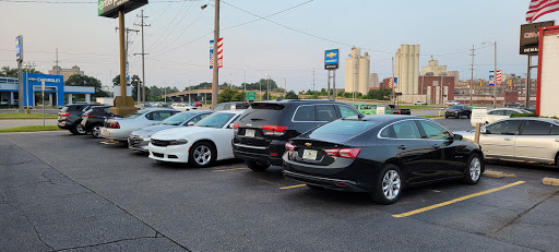 Car Dealer «DeMaagd GMC Nissan - New and Used Car Sales», reviews and photos, 333 W Dickman Rd, Battle Creek, MI 49037, USA