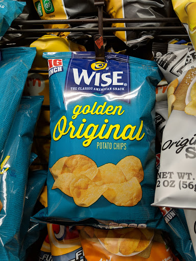 Grocery Store «Dan & Whits General Store», reviews and photos, 319 S Main St, Norwich, VT 05055, USA