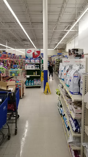 Pet Supply Store «PetSmart», reviews and photos, 250 Grossman Dr, Braintree, MA 02184, USA