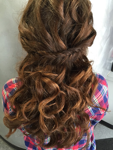 Beauty Salon «Mane Connection Hair Salon», reviews and photos, 39265 Grand River Ave, Farmington, MI 48335, USA