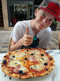 Pizza du Pizzeria Borsalino - Spécialité Panzerotti à Thionville - n°2