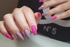 MiChi nails image