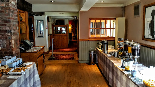 Lockyers Quay Cookhouse + Pub