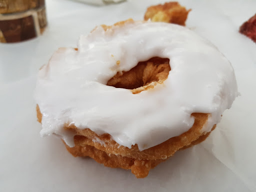 Donut Shop «Peter Pan Donut & Pastry Shop», reviews and photos, 727 Manhattan Ave, Brooklyn, NY 11222, USA