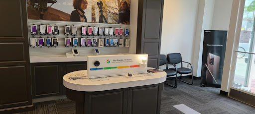 Cell Phone Store «Verizon Authorized Retailer - Wireless Zone», reviews and photos, 1586 N High St, Columbus, OH 43201, USA