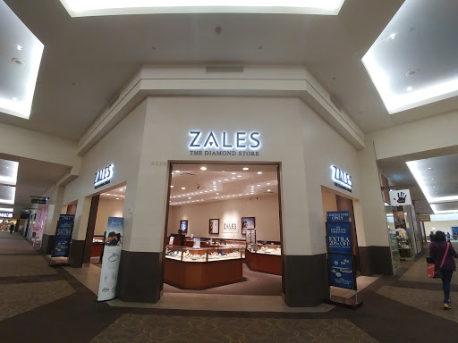 Jewelry Store «Zales - The Diamond Store», reviews and photos, 8251 Flying Cloud Dr, Eden Prairie, MN 55344, USA