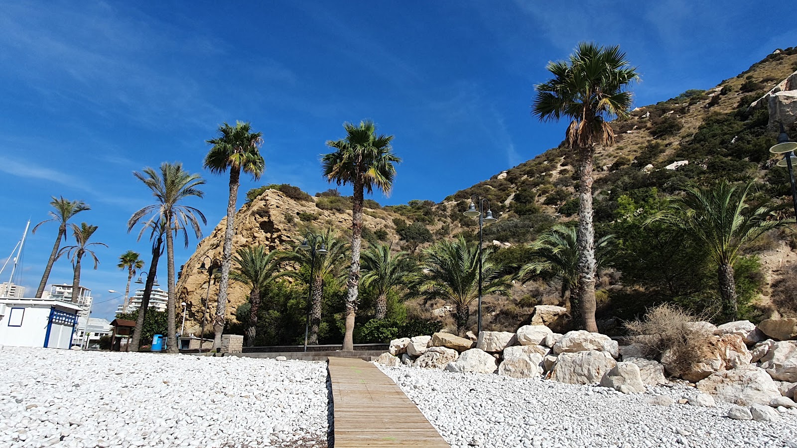 Photo de Cala el Raco avec petite baie