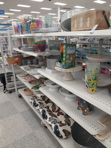 Clothing Store «Ross Dress for Less», reviews and photos, 484 Randall Rd, South Elgin, IL 60177, USA