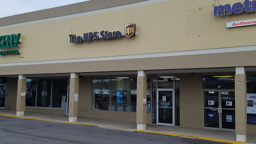 Shipping and Mailing Service «The UPS Store», reviews and photos, 18 Village Ln, Shelbyville, KY 40065, USA