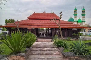 Tomb Complex Ratu Ibu image