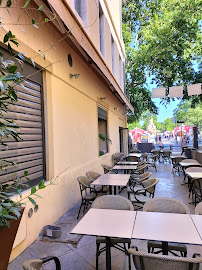 Atmosphère du Restaurant Brasserie Le Palace à Nîmes - n°5