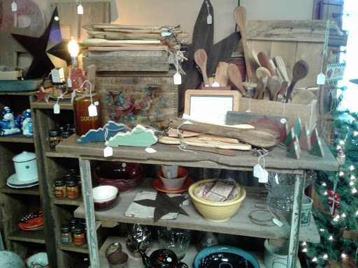 Grocery Store «Troutt Old Time General Store And Market», reviews and photos, 433 N 4th St, Paducah, KY 42001, USA