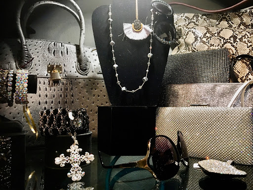 Beauty Salon «Mylinda Renay Salon Spa & Boutique», reviews and photos, 780 E Road to Six Flags St #240, Arlington, TX 76011, USA