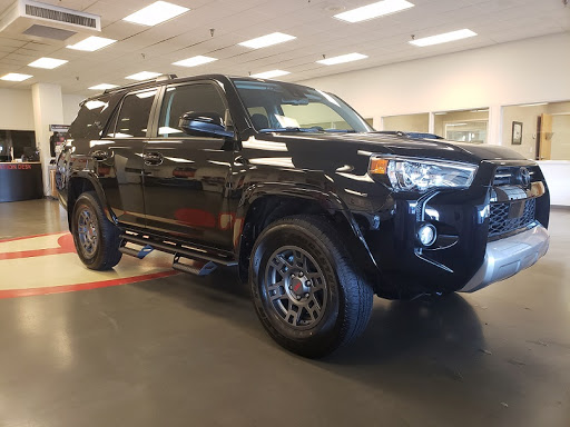 Toyota Dealer «Kings Toyota - New Cars, Indoor Showroom», reviews and photos, 4700 Fields Ertel Rd, Cincinnati, OH 45249, USA