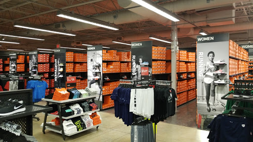 Sporting Goods Store «Nike Factory Store», reviews and photos, 1 Outlet Blvd #600, Wrentham, MA 02093, USA