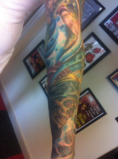 Tattoo Shop «BLACK COLLAR TATTOO», reviews and photos, 930 Main St, Sweet Home, OR 97386, USA