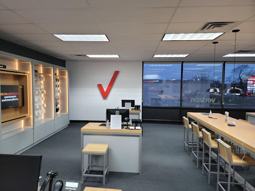 Cell Phone Store «Verizon Authorized Retailer - Wireless Zone», reviews and photos, 110 E Street Rd, Feasterville-Trevose, PA 19053, USA