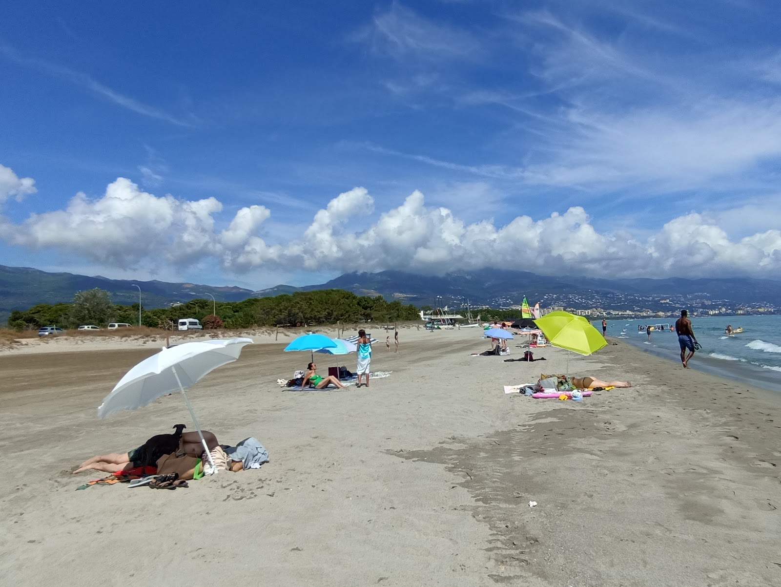 Foto von Plage de la Marana und die siedlung