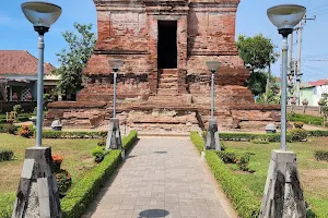 Pari Temple image