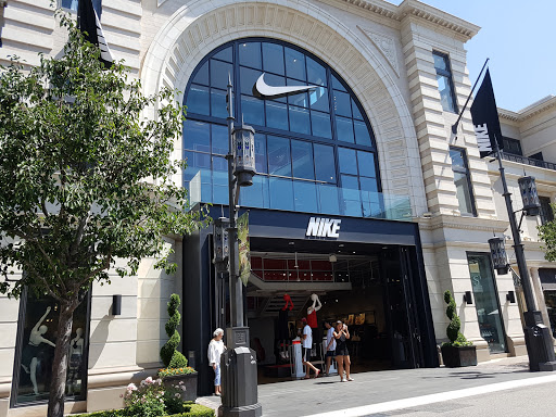 Clothing Store «Nike The Grove», reviews and photos, 189 The Grove Dr, Los Angeles, CA 90036, USA