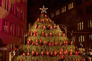 Singing Christmas Tree image