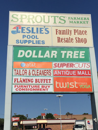 Shopping Mall «Park Forest Shopping Center SW», reviews and photos, 3544 Forest Ln, Dallas, TX 75234, USA