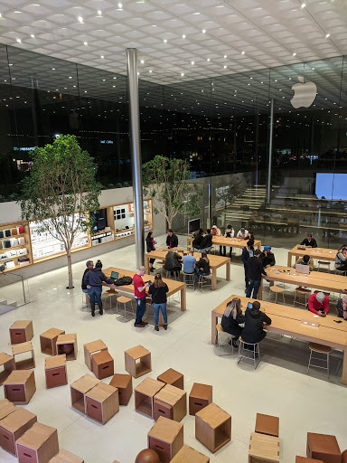 Computer Store «Apple Biltmore», reviews and photos, 2502 E Camelback Rd, Phoenix, AZ 85016, USA