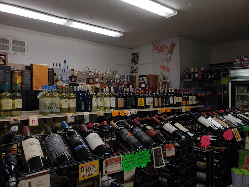 Liquor Store «Collins Package Store», reviews and photos, 552 Halfway House Rd, Windsor Locks, CT 06096, USA