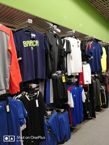 Stores to buy men's sportswear Paris