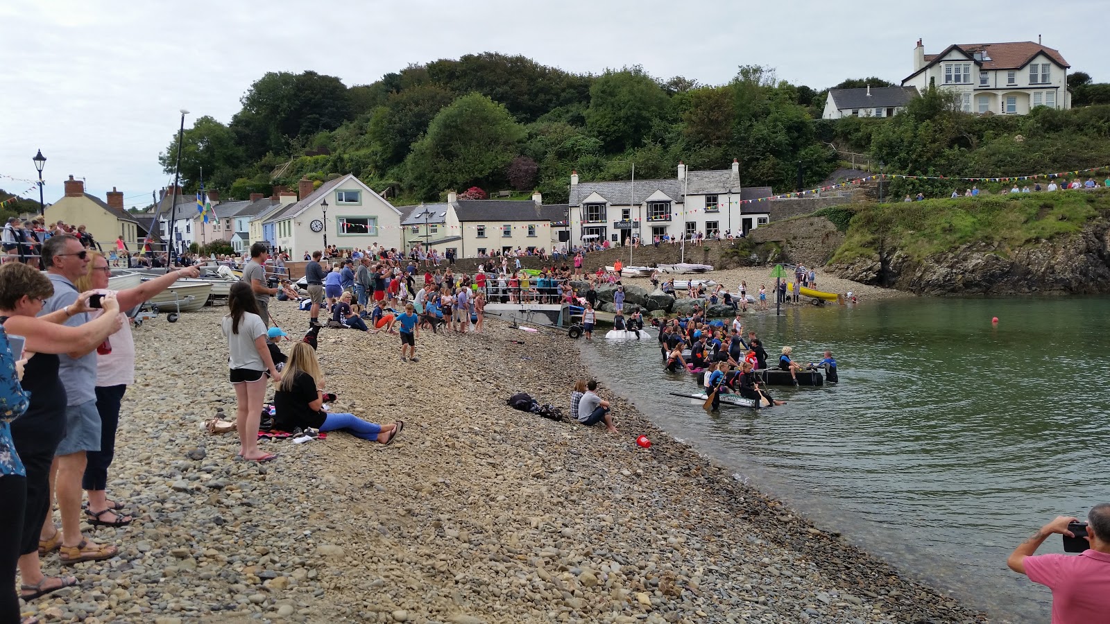 Photo of Littlehaven Beach and the settlement