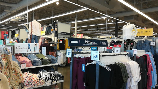 Clothing Store «Old Navy», reviews and photos, 19401 Alderwood Mall Pkwy, Lynnwood, WA 98036, USA