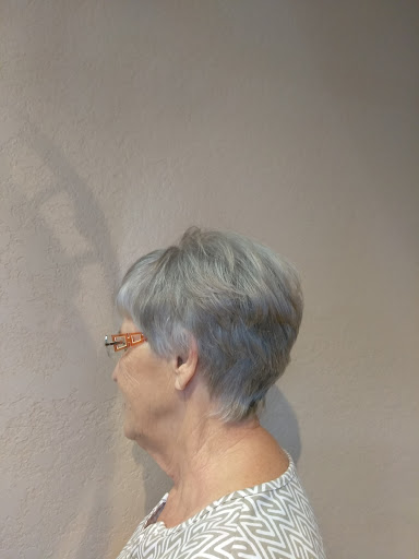 Beauty Salon «Studio 78 Unisex Hair Salon and Beauty Suites», reviews and photos, 1780 S Nova Rd #10&11, South Daytona, FL 32119, USA