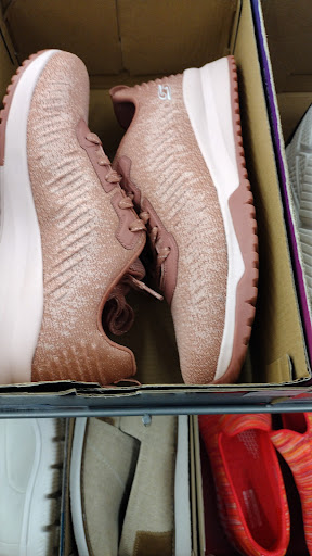 Shoe Store «SKECHERS Factory Outlet», reviews and photos, 5805 Cutting Blvd, El Cerrito, CA 94530, USA