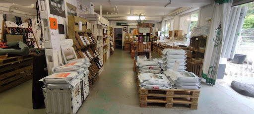 Omas Hundekekse - 1. Mönchengladbacher Hundekeksmanufaktur GmbH unter M. Gladbach, 