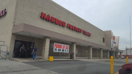 Hardware Store «Harbor Freight Tools», reviews and photos, 7600 la Crosse Ave, Burbank, IL 60459, USA