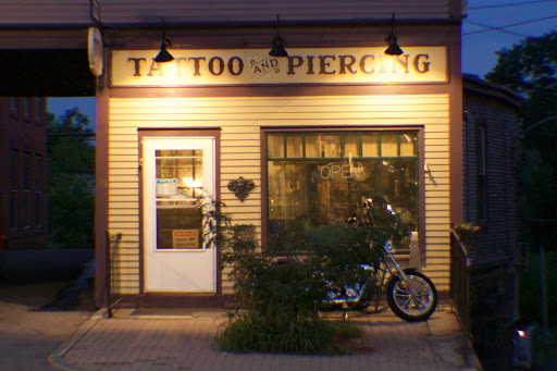 Tattoo Shop «Mountainside Tattoo & Piercing VT», reviews and photos, 55 Square, Bellows Falls, VT 05101, USA