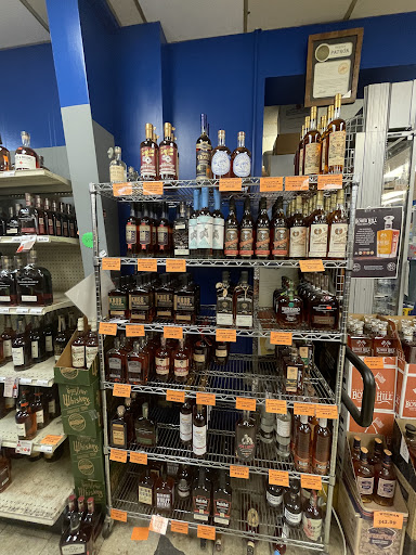 Liquor Store «Stadium Liquor Store», reviews and photos, 319 W 4th St, Covington, KY 41011, USA