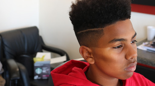 Barber Shop «Bladez Barber Shop», reviews and photos, 1100 Bridgewood Dr, Fort Worth, TX 76112, USA