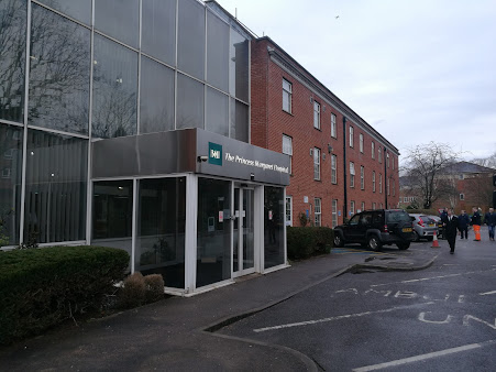 الجراحة التجميلية - مستشفى الأميرة مارغريت - Refresh Cosmetic Surgery - Princess Margaret Hospital