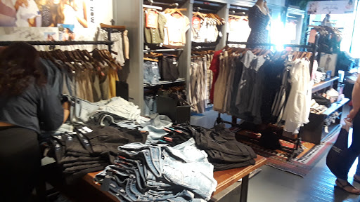 Clothing Store «Hollister Co.», reviews and photos, 8888 SW 136th St #550, Miami, FL 33176, USA