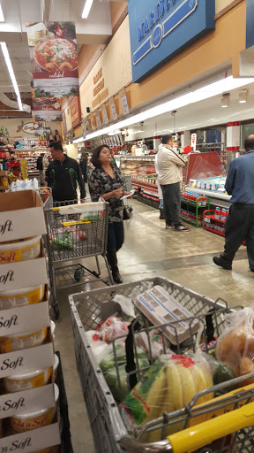 Grocery Store «Northgate Gonzalez Markets», reviews and photos, 2120 Pacific Ave, Long Beach, CA 90806, USA