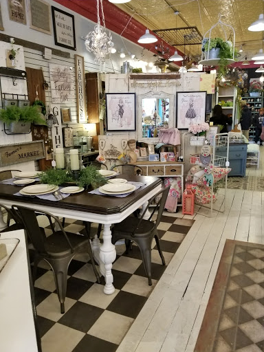 Antique Store «A Corner Cottage», reviews and photos, 895 Conner St, Noblesville, IN 46060, USA