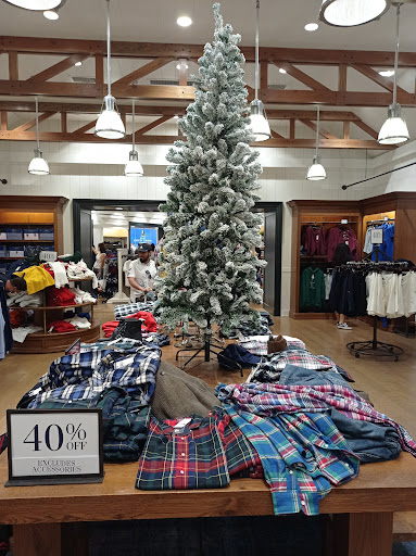 Clothing Store «Polo Ralph Lauren Factory Store», reviews and photos, 8200 Vineland Ave #500, Orlando, FL 32821, USA