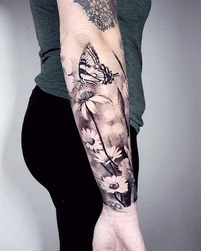 Explore luna name tattoo ideas, creative tattoo ideas in Kissimmee, available at Fallen Sparrow Tattoo Co