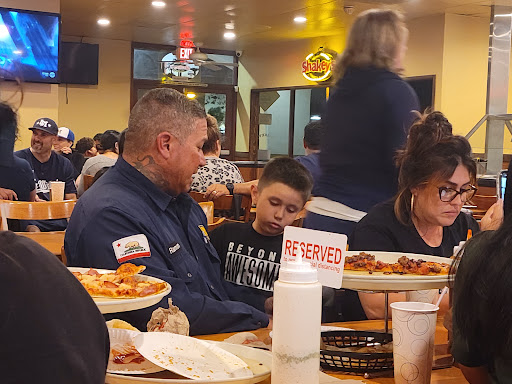 Shakey's Pizza Parlor