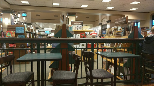 Book Store «Barnes & Noble», reviews and photos, 235 Daniel Webster Hwy, Nashua, NH 03060, USA
