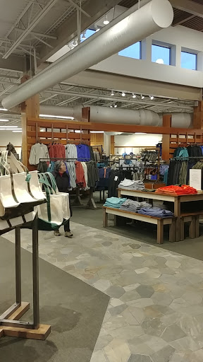 Clothing Store «L.L. Bean», reviews and photos, 6 Wayside Rd, Burlington, MA 01803, USA