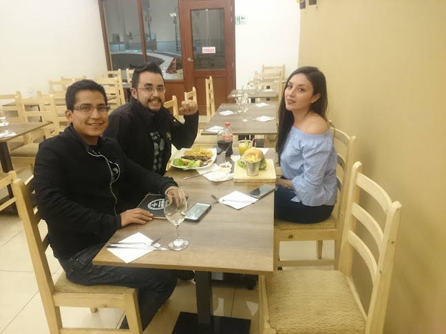 Opiniones de Sheldon Food And Drinks en Latacunga - Restaurante