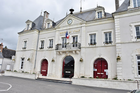 Mairie de Cour-Cheverny 1 Pl. de la République, 41700 Cour-Cheverny, France